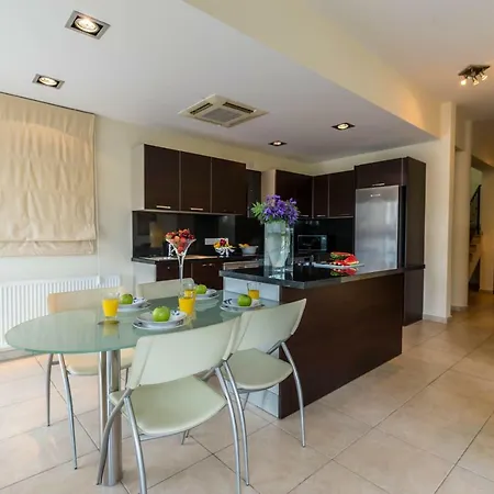 Bay 3 Bedroom Villa Larnaca